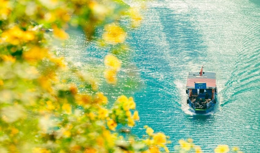 Excursion sur les eaux turquoise de la rivière Nho Que