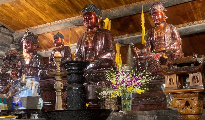 Bouddha en bois beauté exceptionnelle