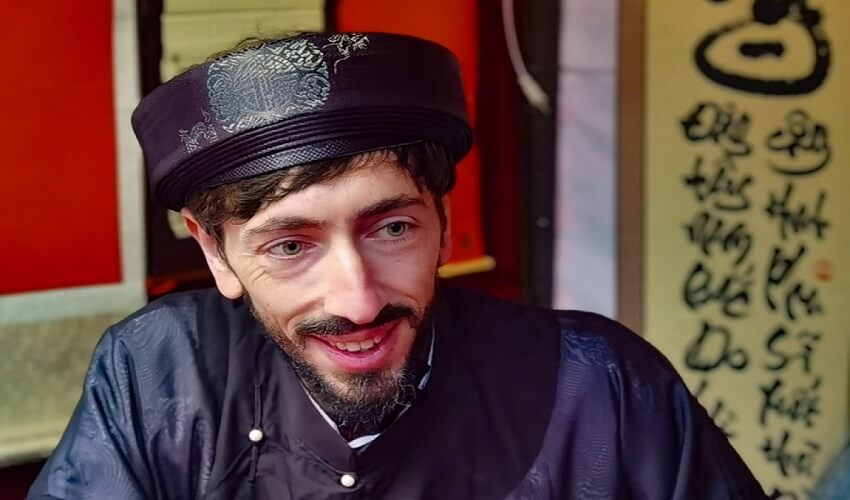 Jean Sébastien Grill premier ressortissant étranger à participer au Festival de calligraphie