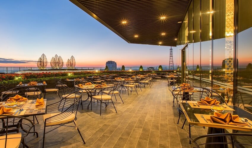 Sky Bar Vinpearl Hue