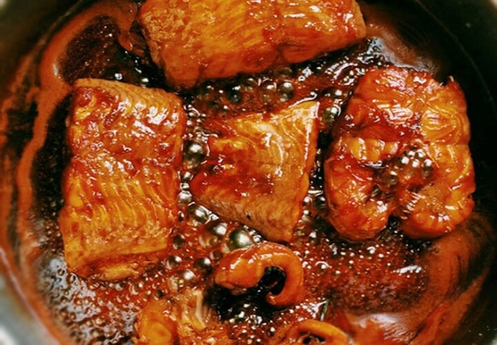 Poisson braisé aux fruits gao