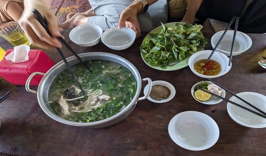 Bouillie de poisson du lac Bau Sen