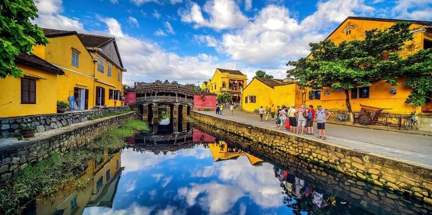 Pont japonais est le symbole de la ville