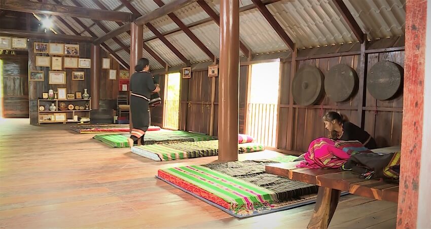 Vous dormez dans chaque compartiment avec matelas et draps propres