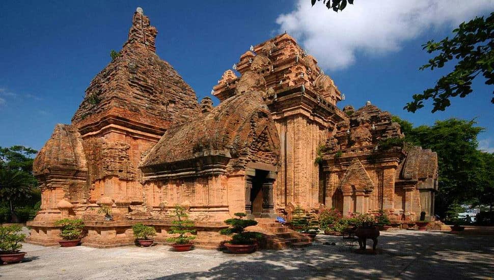 La_tour_de_Cham_Ponagar
